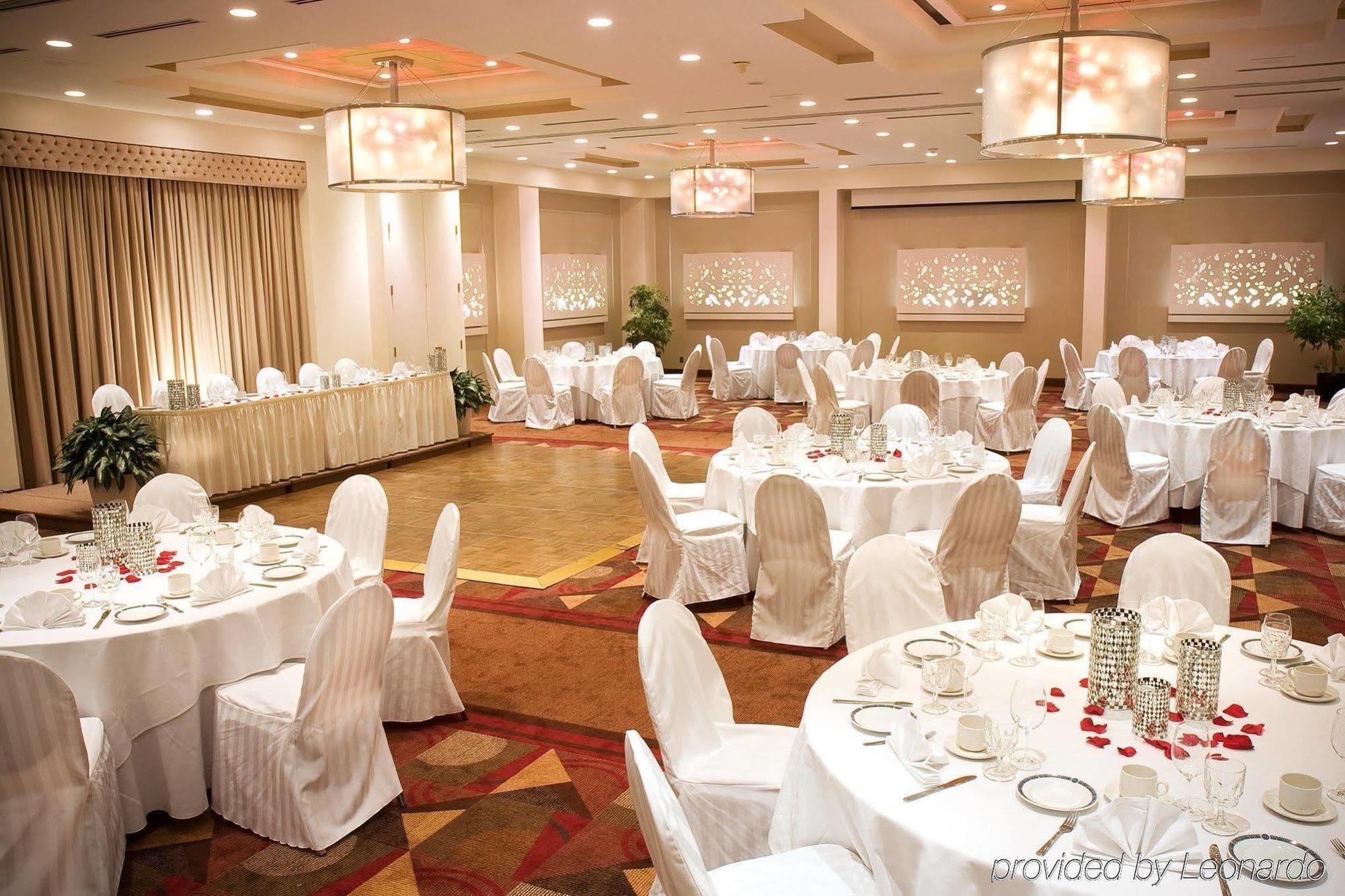 Hotel Ruby Foo'S Montreal Luaran gambar